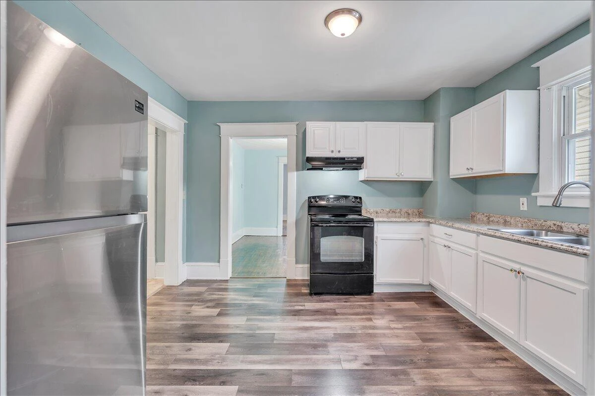 811 RUTHERFORD AVE NW - Photo 8