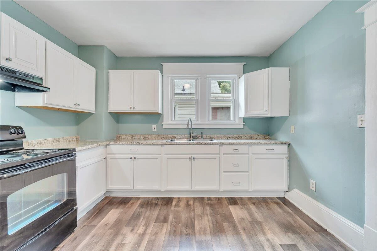 811 RUTHERFORD AVE NW - Photo 9