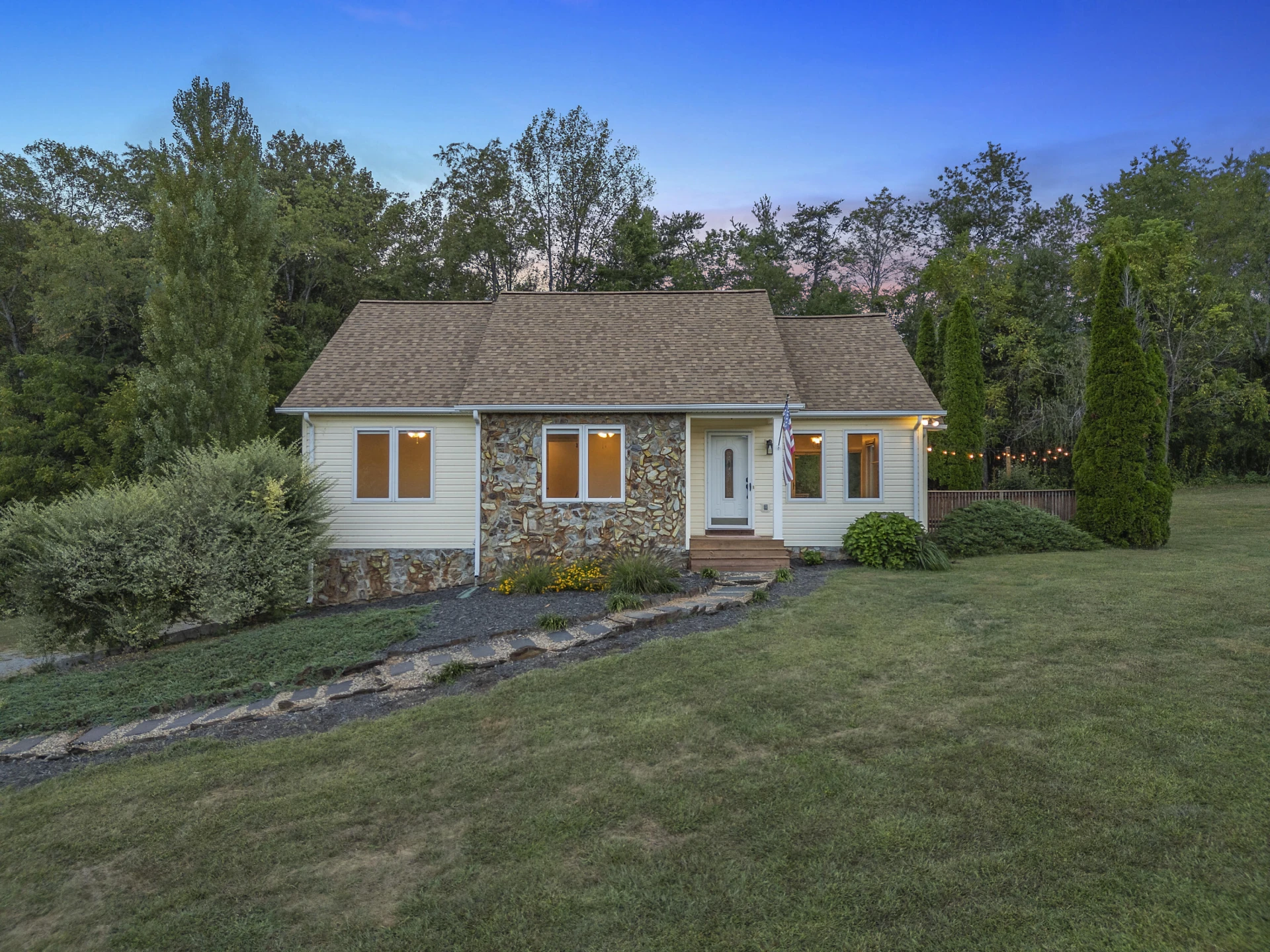 885 Whetstone RD