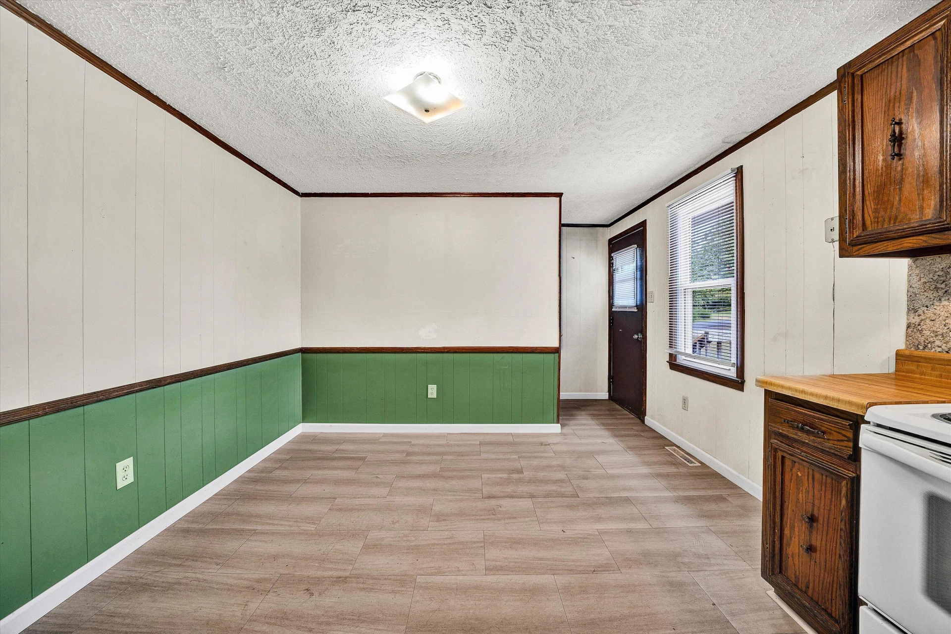 175 SYCAMORE ST - Photo 10