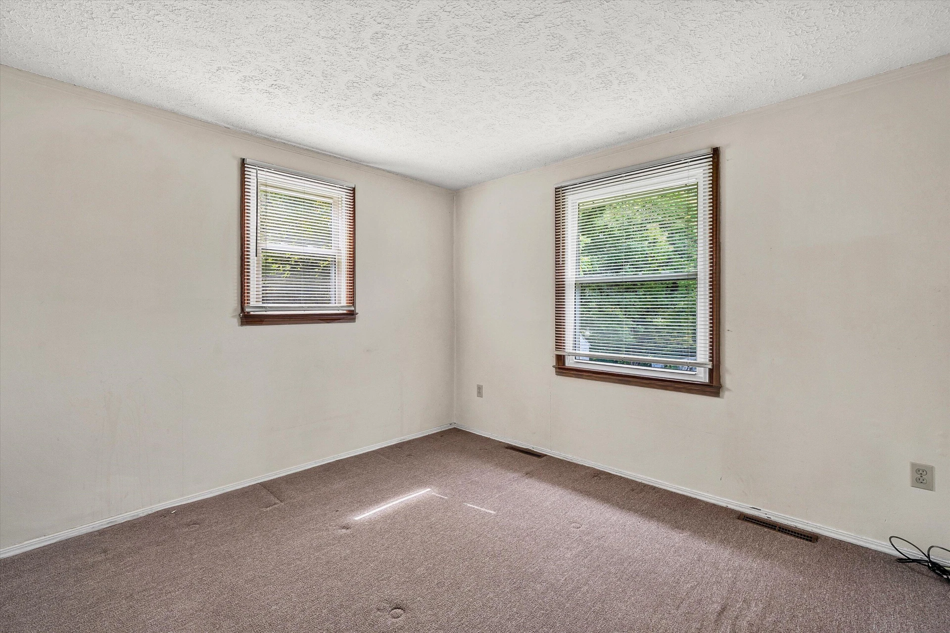175 SYCAMORE ST - Photo 14