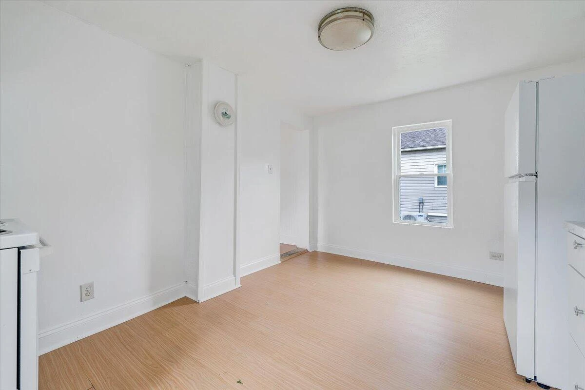 2116 Russell AVE SW - Photo 12