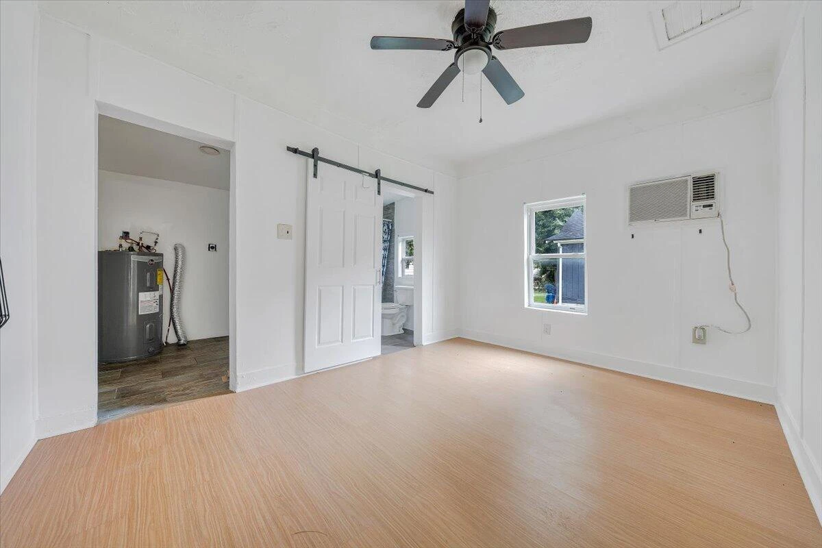 2116 Russell AVE SW - Photo 14