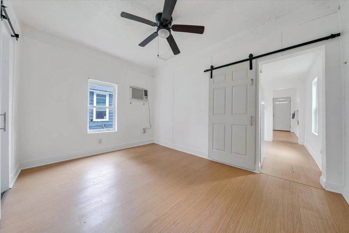 2116 Russell AVE SW - Photo 15