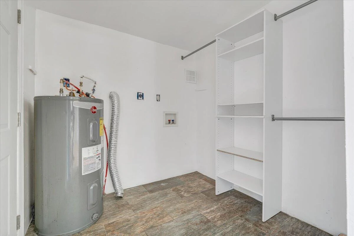 2116 Russell AVE SW - Photo 17