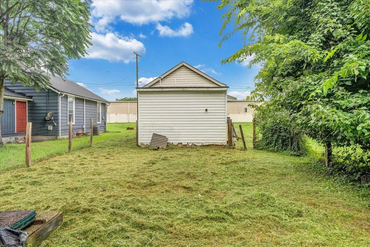 2116 Russell AVE SW - Photo 18