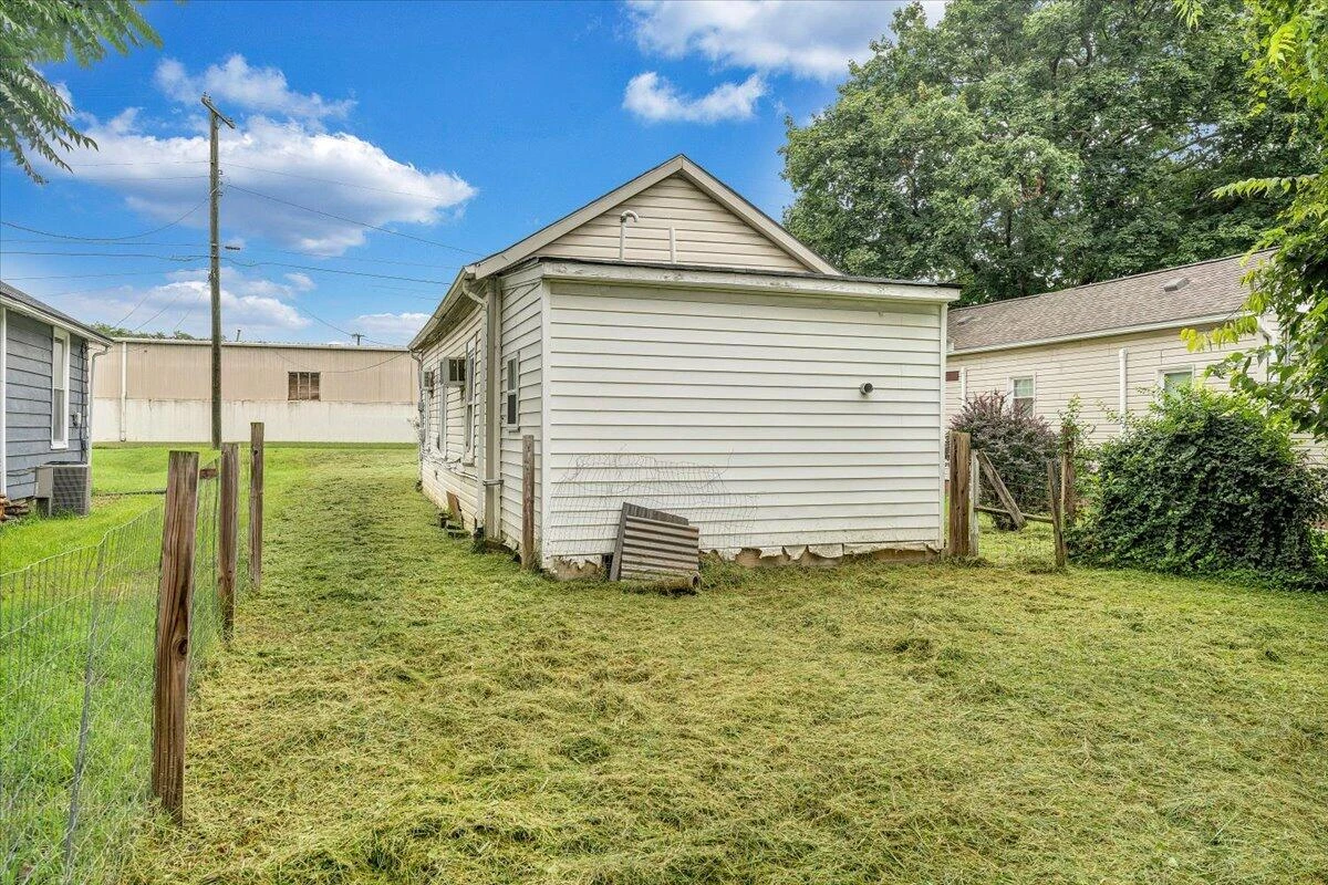 2116 Russell AVE SW - Photo 19