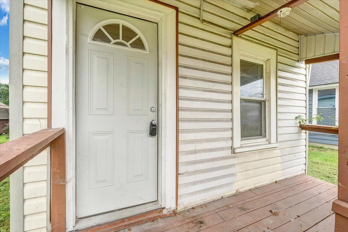 2116 Russell AVE SW - Photo 3