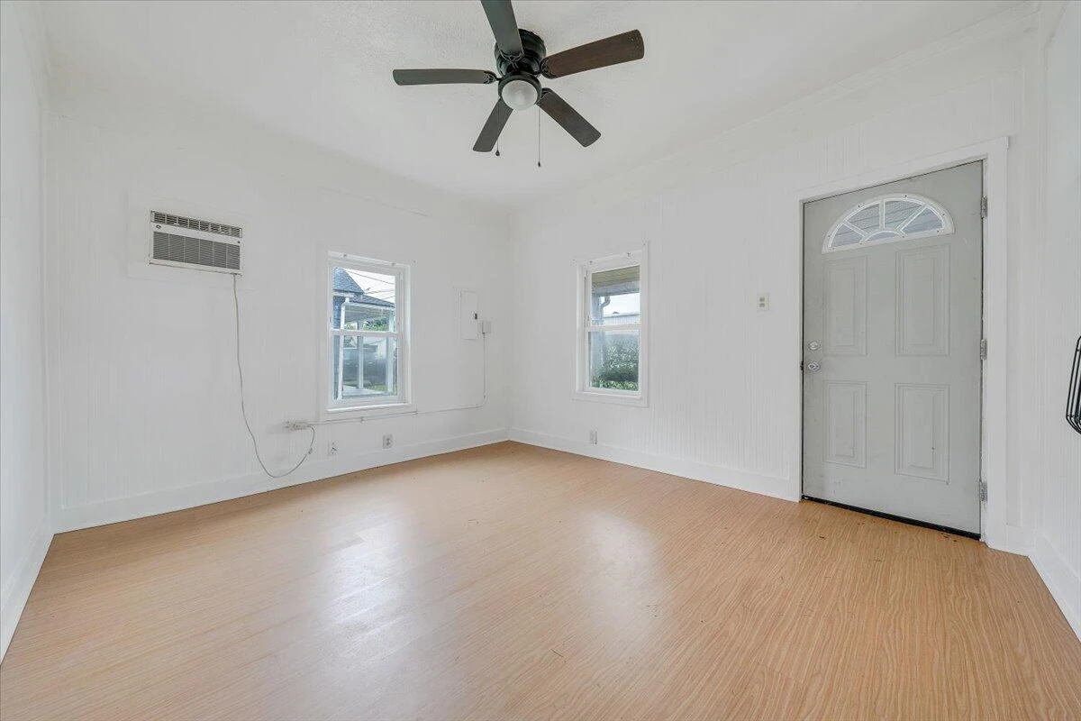 2116 Russell AVE SW - Photo 5