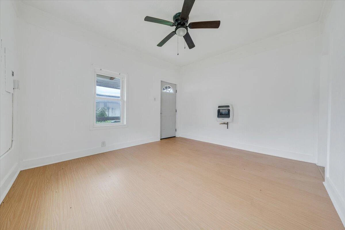 2116 Russell AVE SW - Photo 6