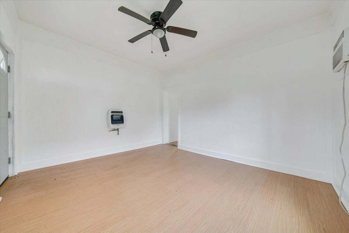 2116 Russell AVE SW - Photo 7