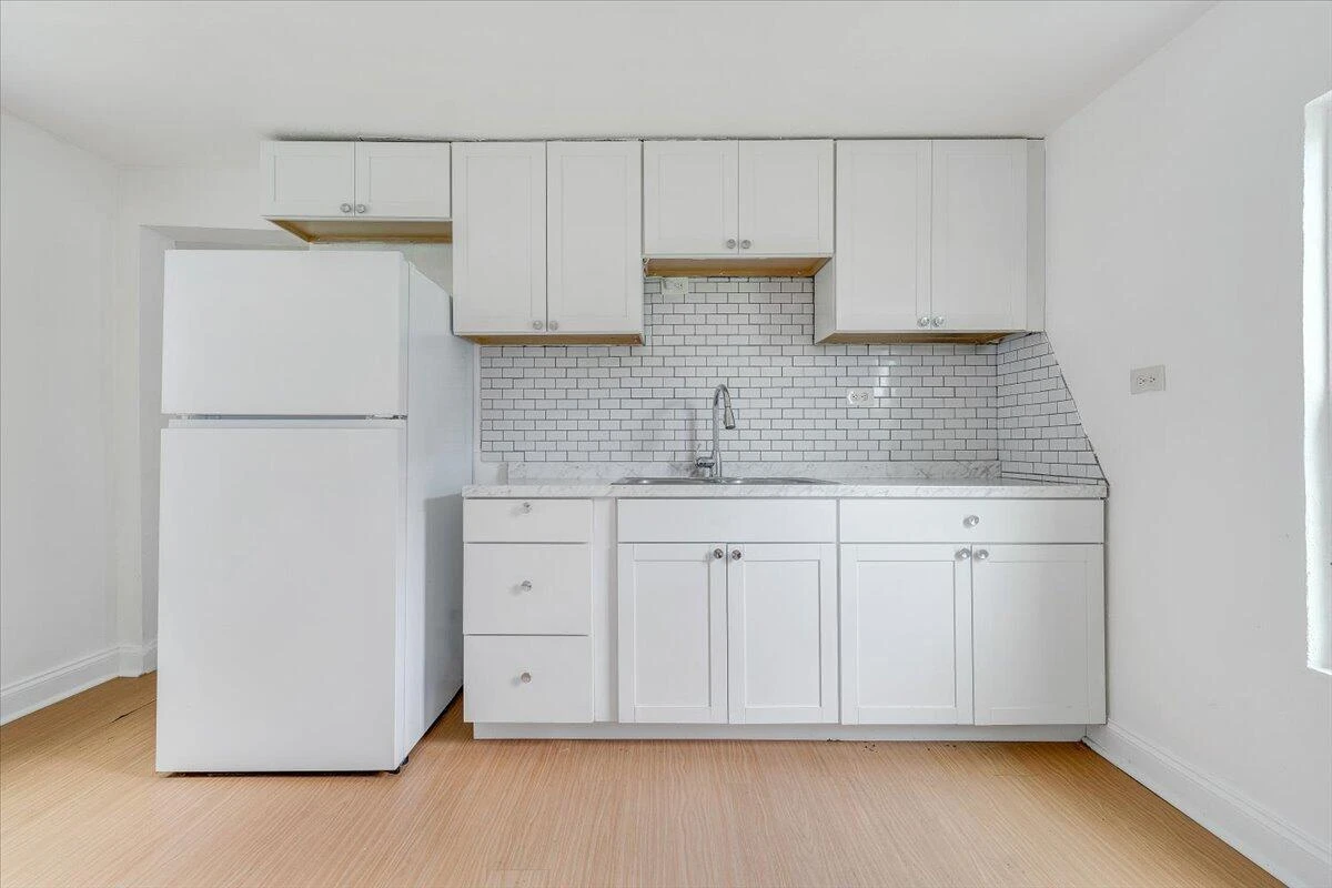 2116 Russell AVE SW - Photo 10