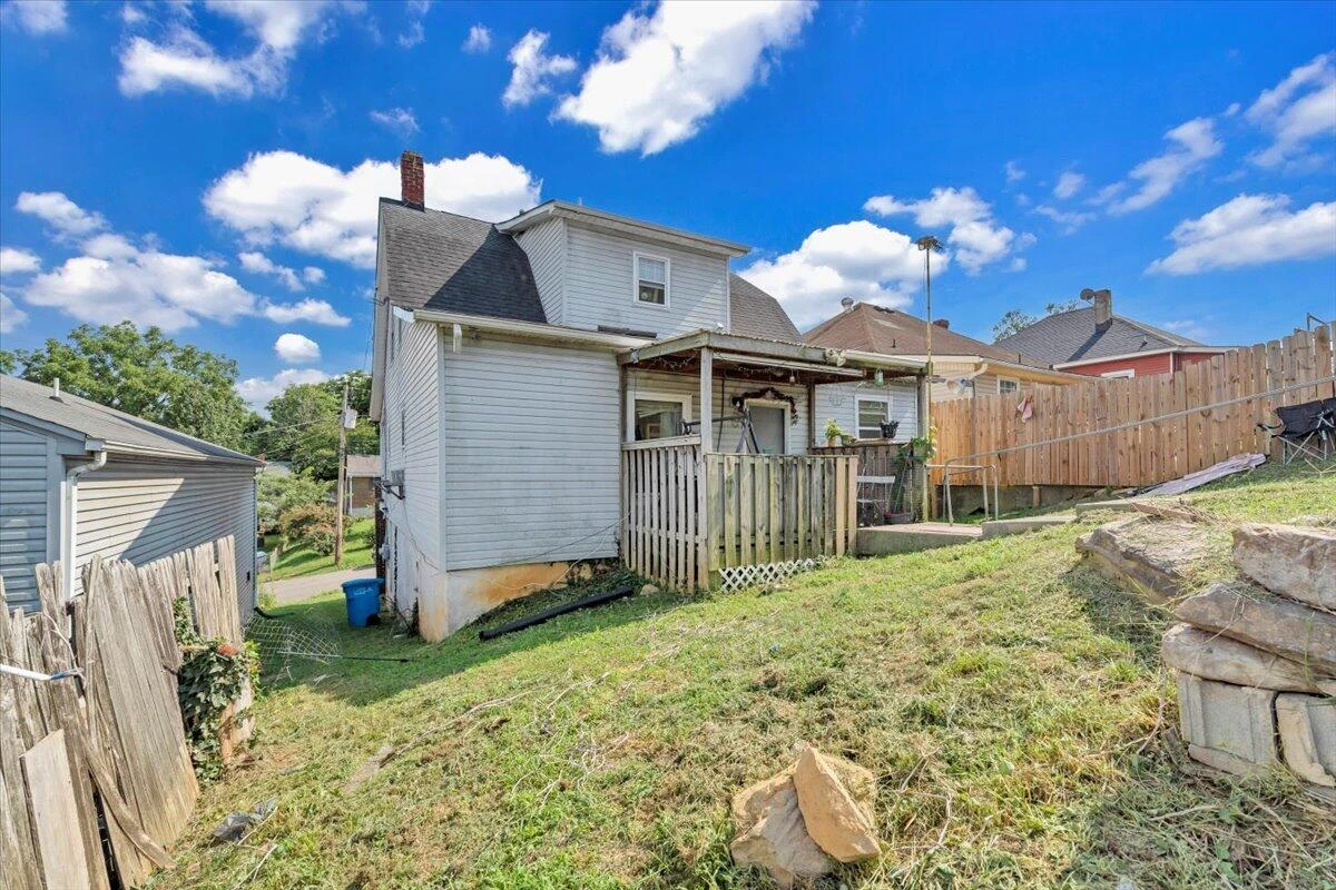 1206 Tompkins AVE SE - Photo 24