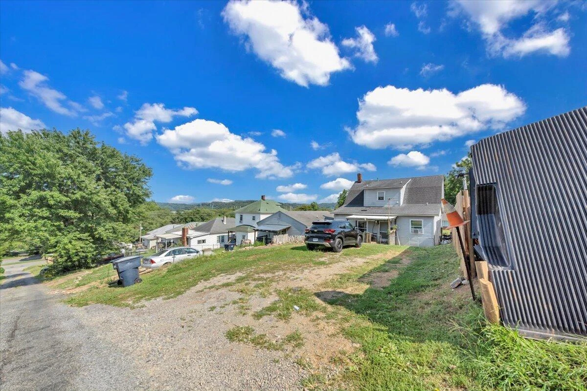 1206 Tompkins AVE SE - Photo 25