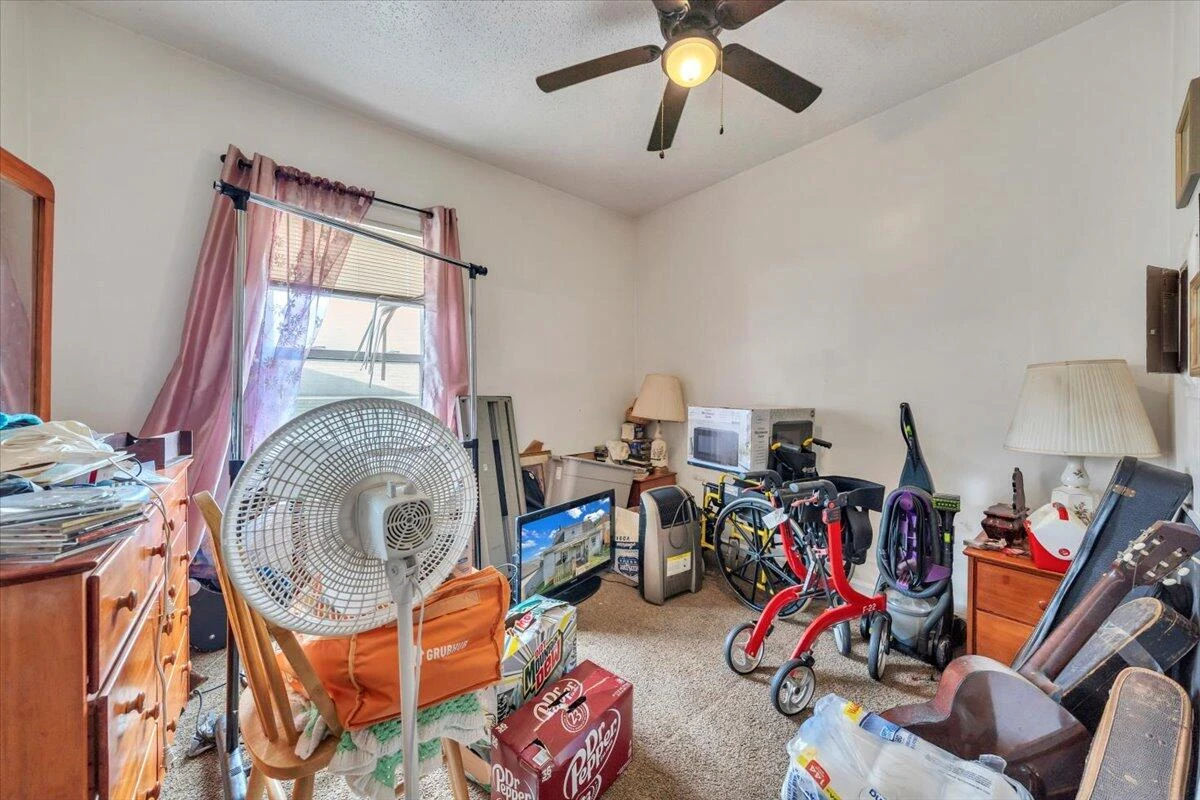 1206 Tompkins AVE SE - Photo 9
