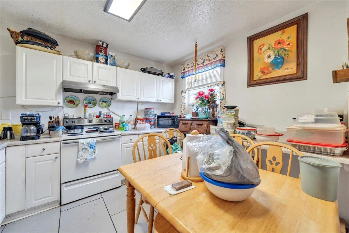 1206 Tompkins AVE SE - Photo 11