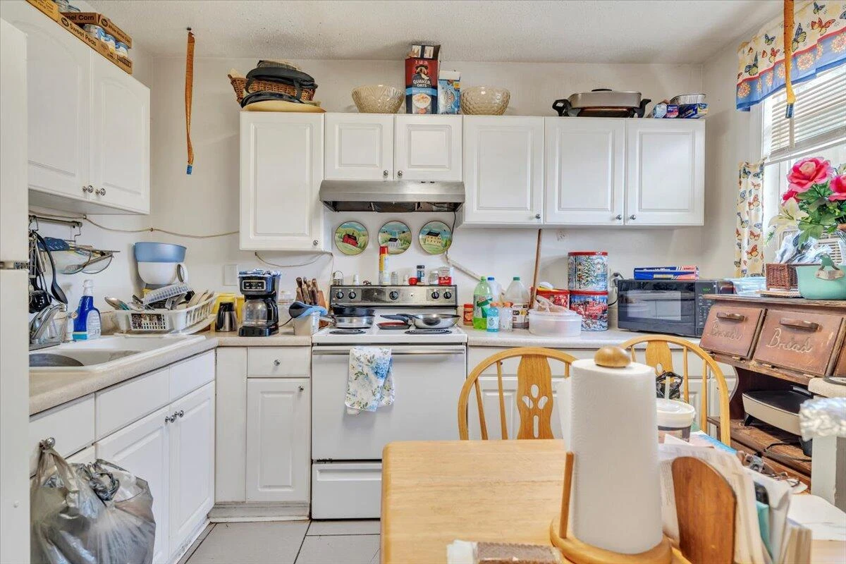 1206 Tompkins AVE SE - Photo 12
