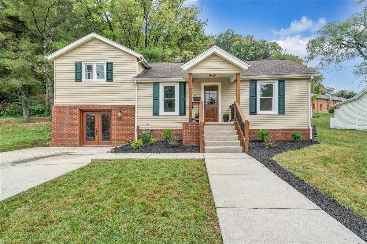 610 Central AVE