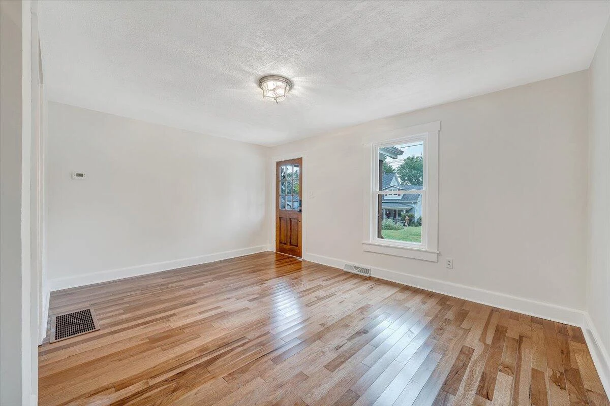 610 Central AVE - Photo 2