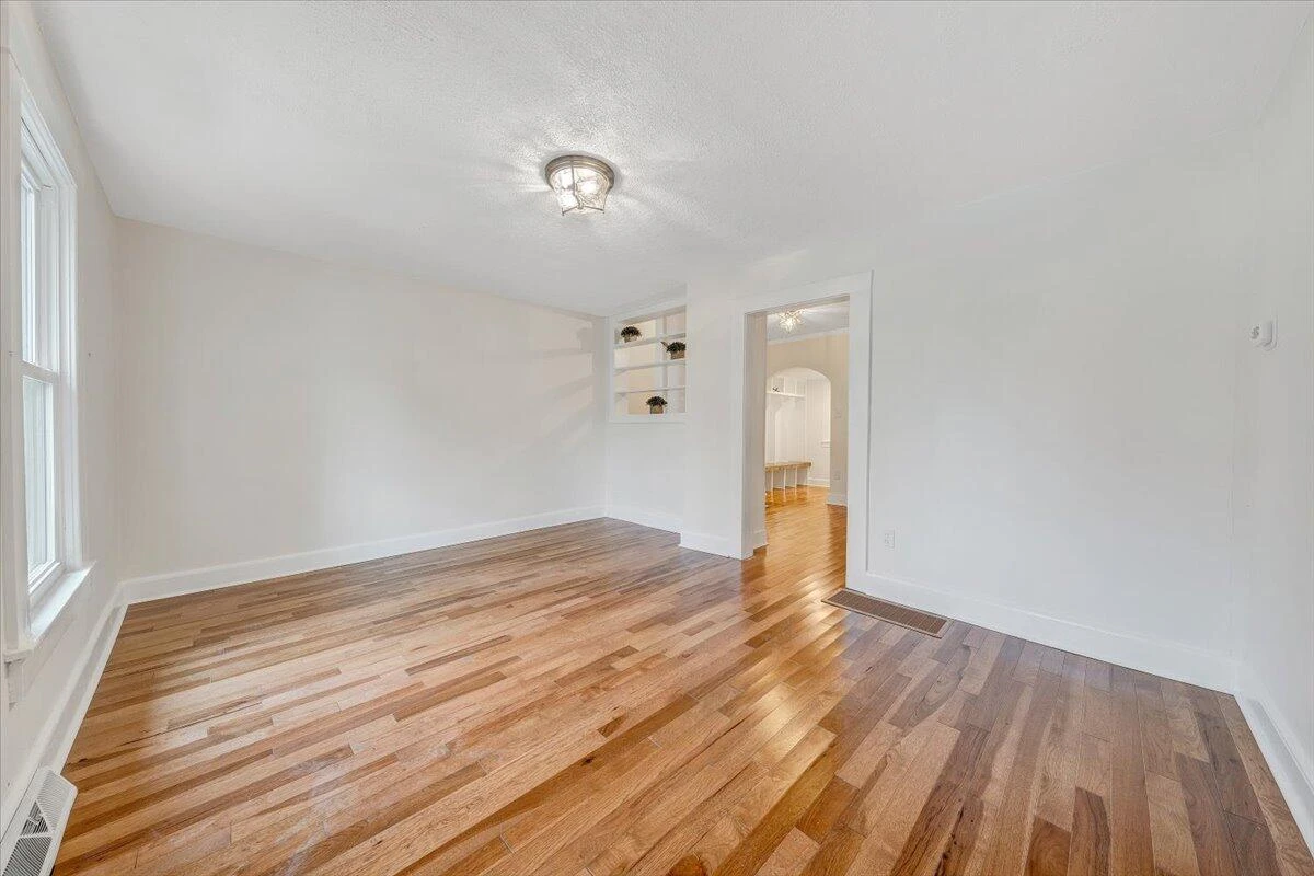 610 Central AVE - Photo 3