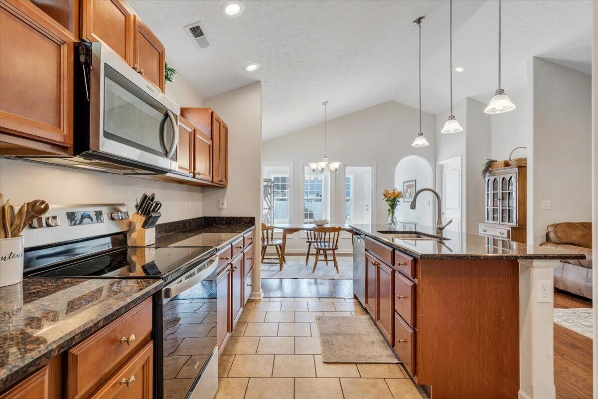 313 Jeffries DR - Photo 12