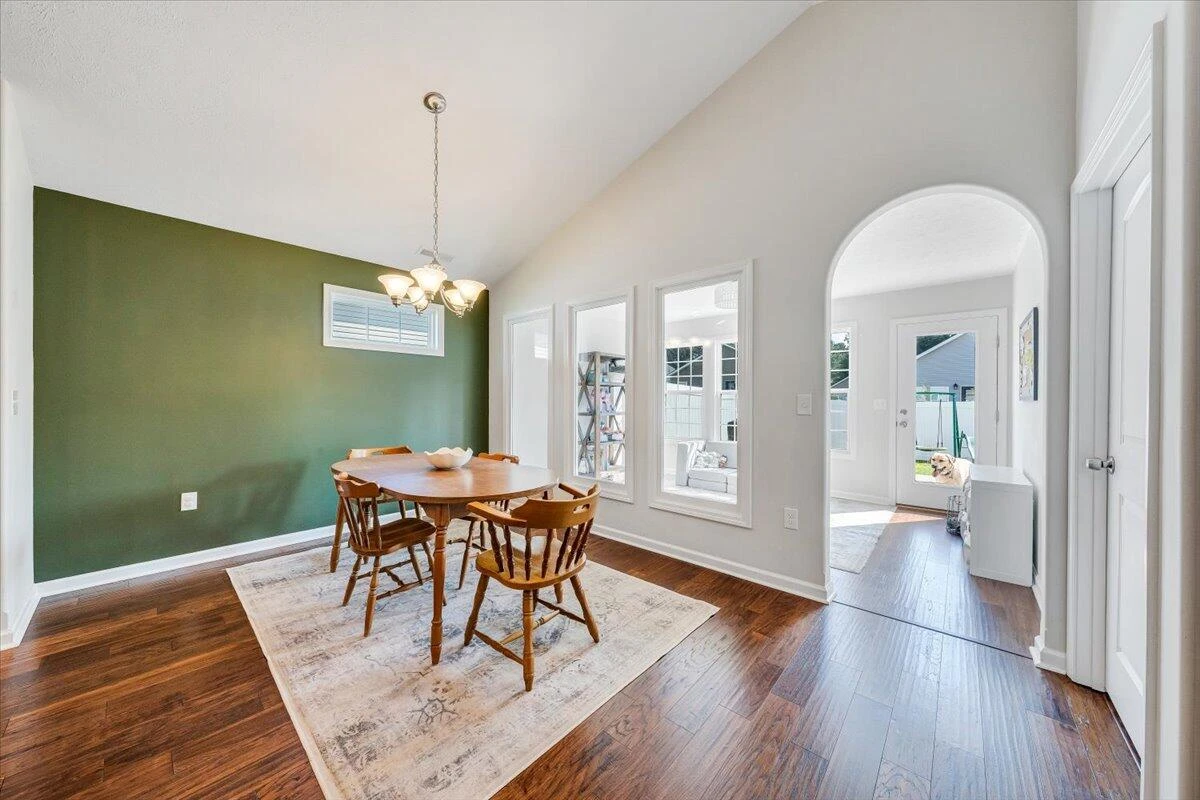 313 Jeffries DR - Photo 17
