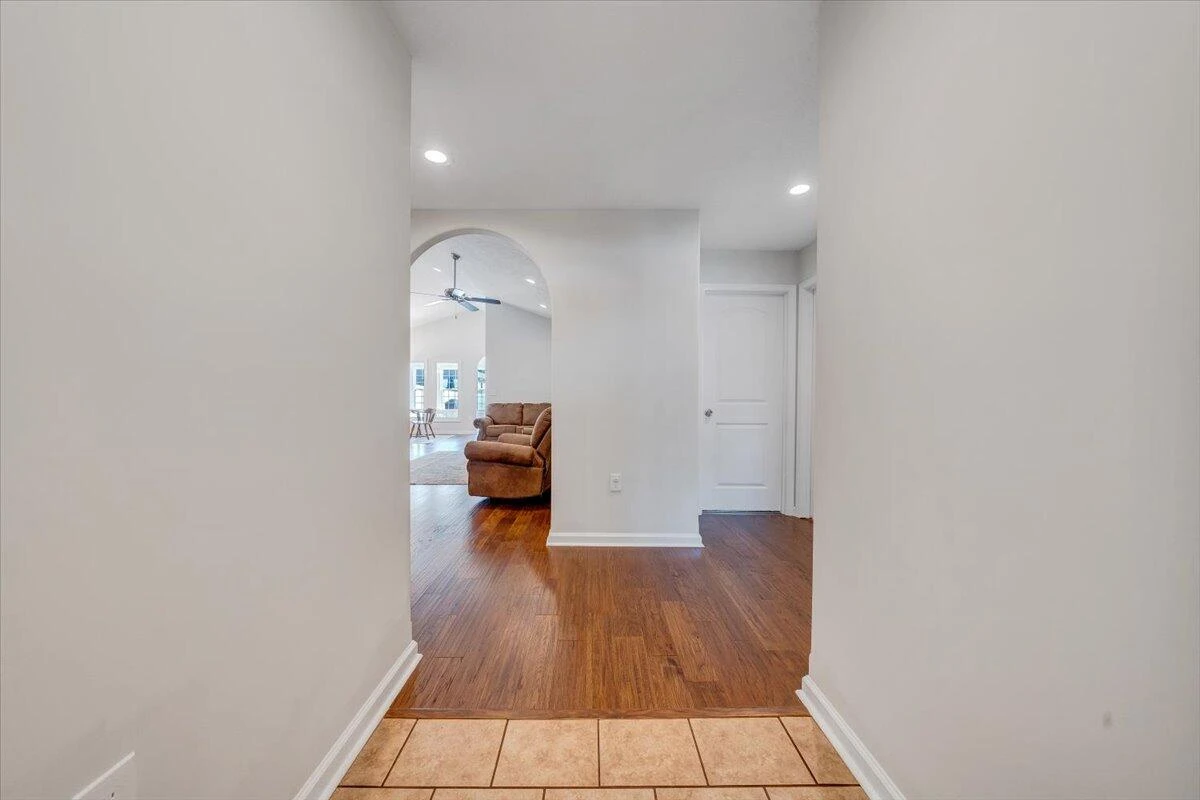 313 Jeffries DR - Photo 4