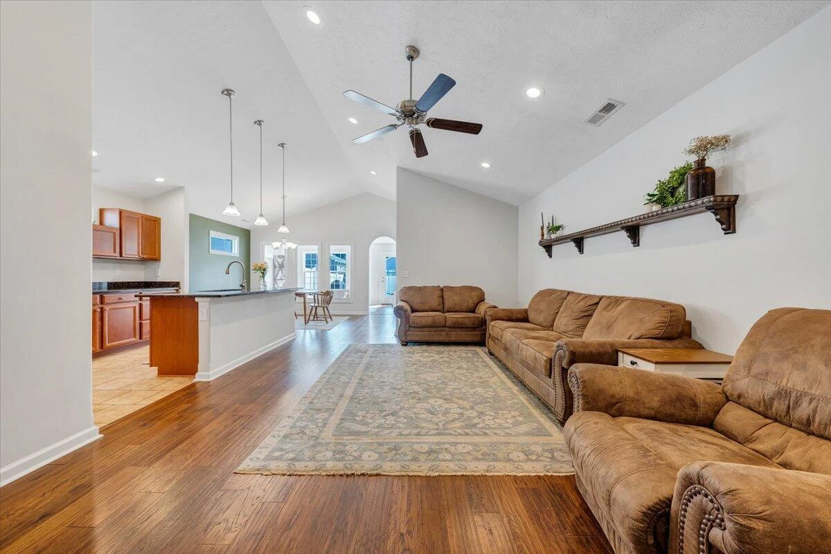 313 Jeffries DR - Photo 5
