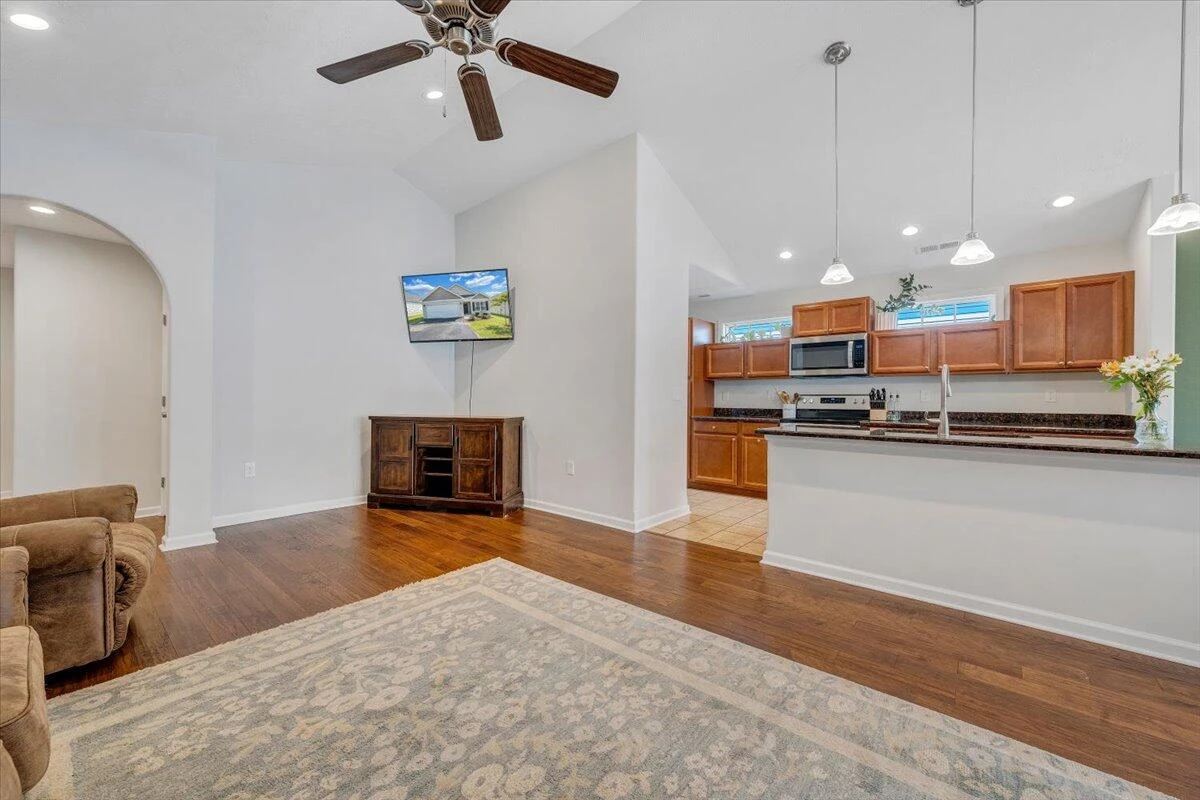 313 Jeffries DR - Photo 7