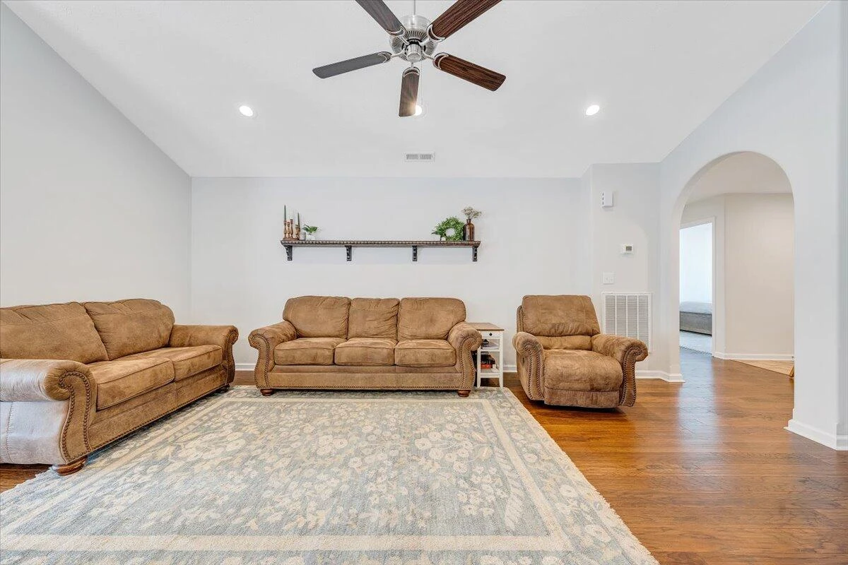 313 Jeffries DR - Photo 9