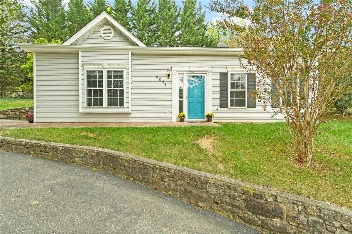 6854 Autumn Wood LN - Photo 2