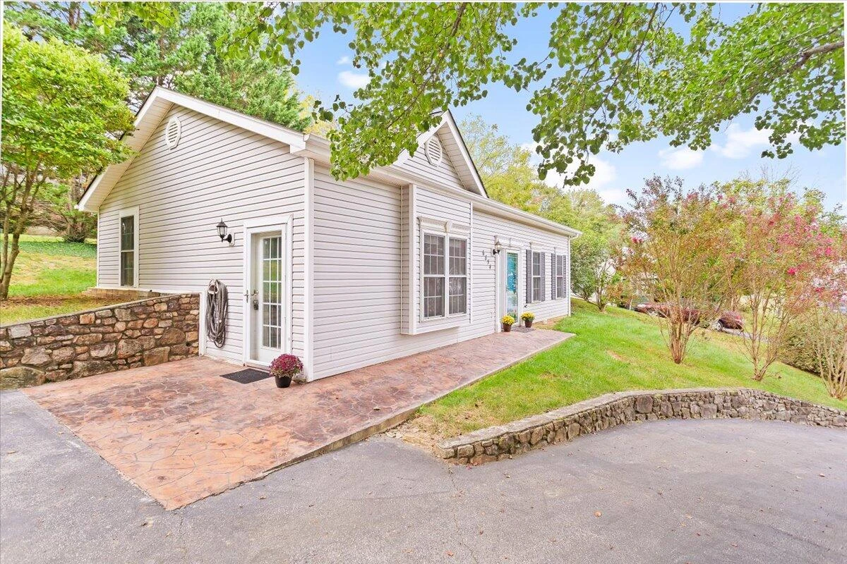 6854 Autumn Wood LN - Photo 3