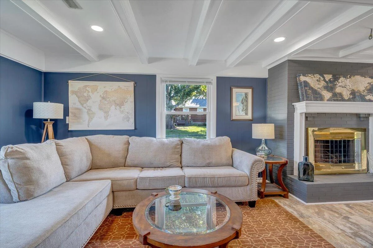227 Maplelawn AVE NE - Photo 11