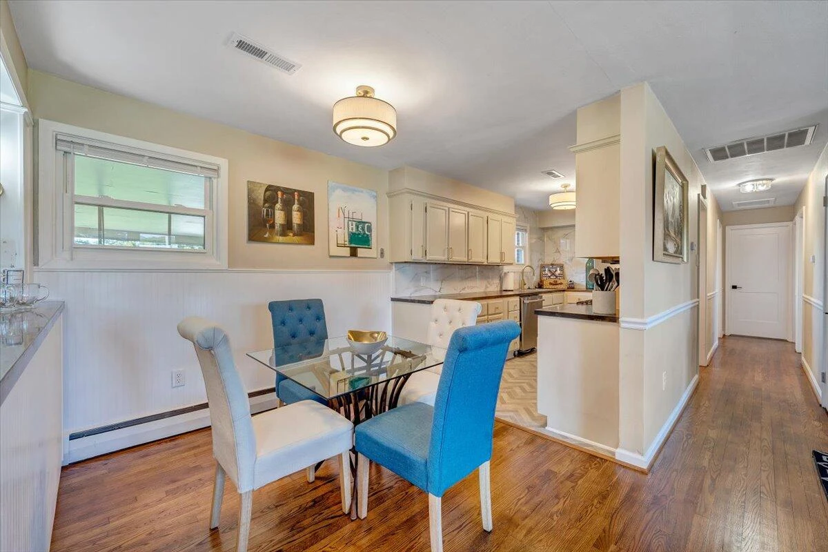 227 Maplelawn AVE NE - Photo 15