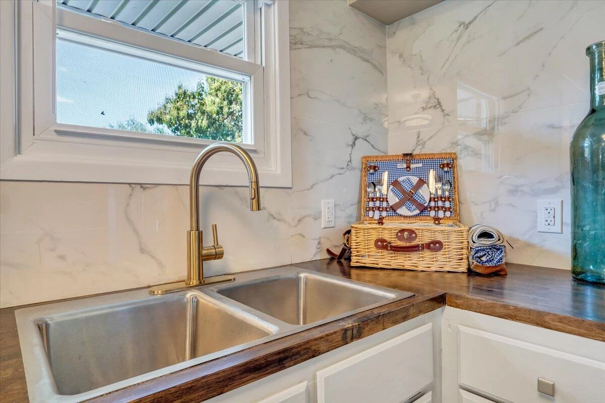 227 Maplelawn AVE NE - Photo 19
