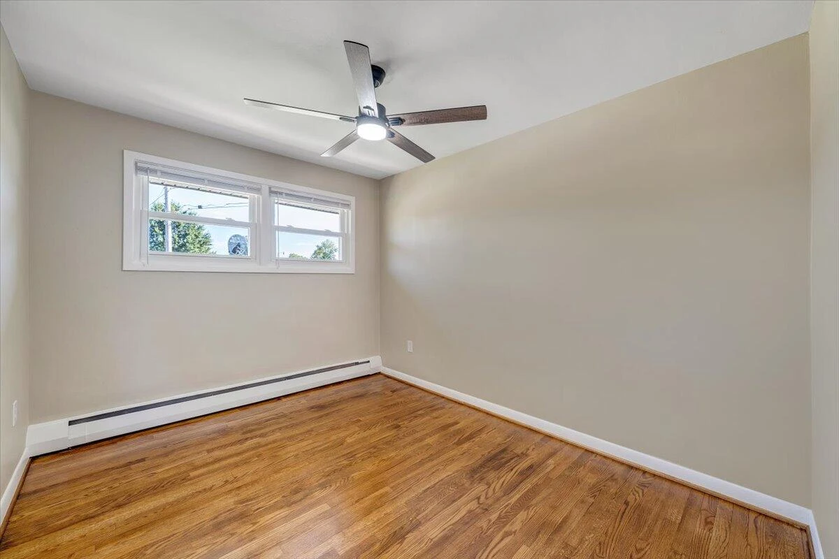 227 Maplelawn AVE NE - Photo 21
