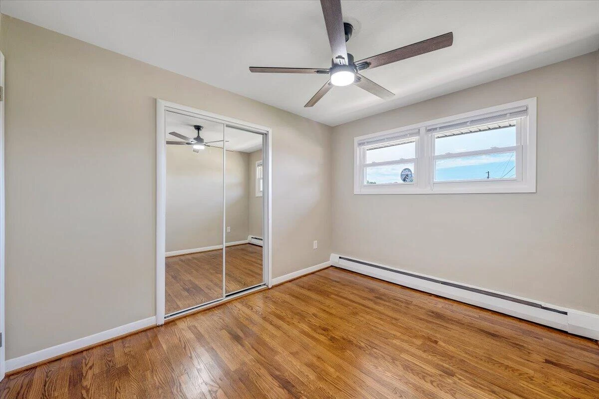 227 Maplelawn AVE NE - Photo 22