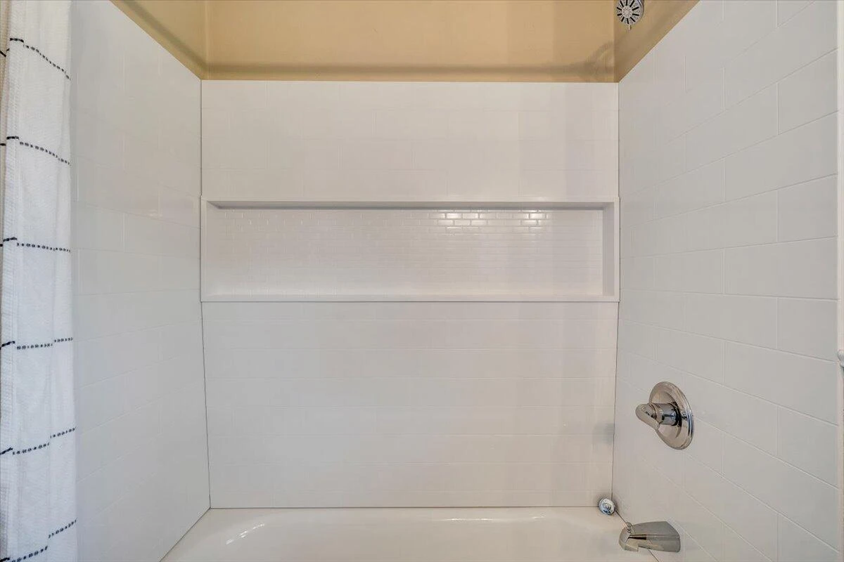 227 Maplelawn AVE NE - Photo 25