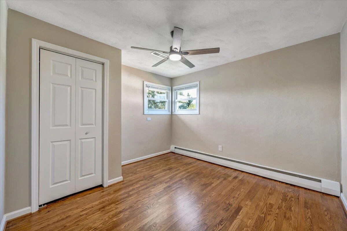227 Maplelawn AVE NE - Photo 28