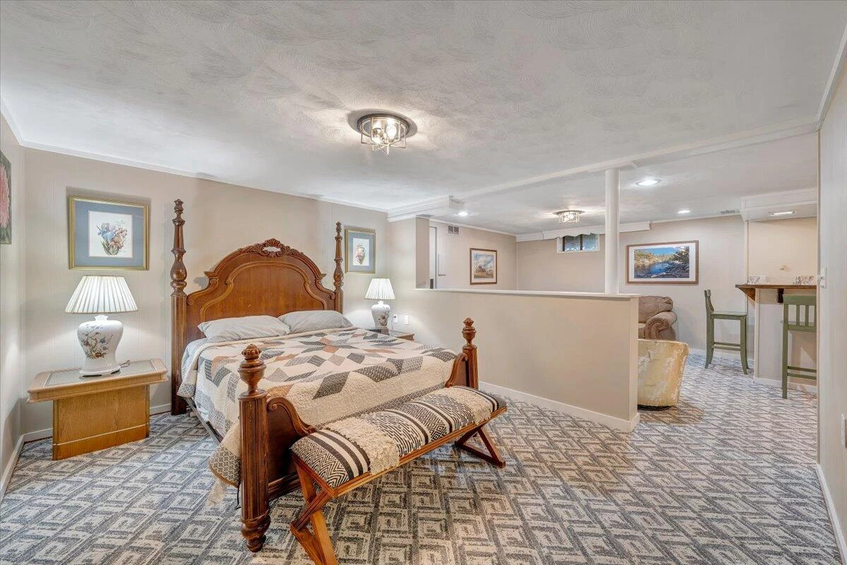 227 Maplelawn AVE NE - Photo 31
