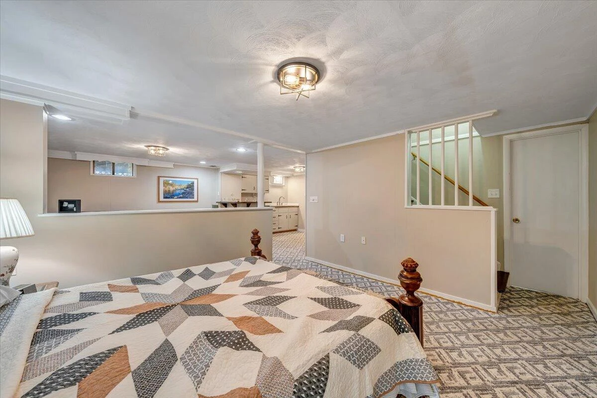 227 Maplelawn AVE NE - Photo 33