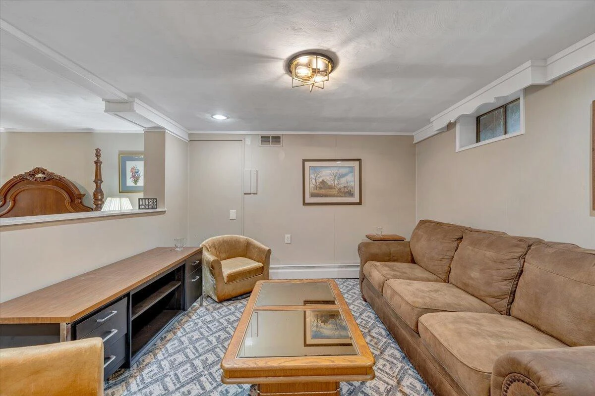 227 Maplelawn AVE NE - Photo 36