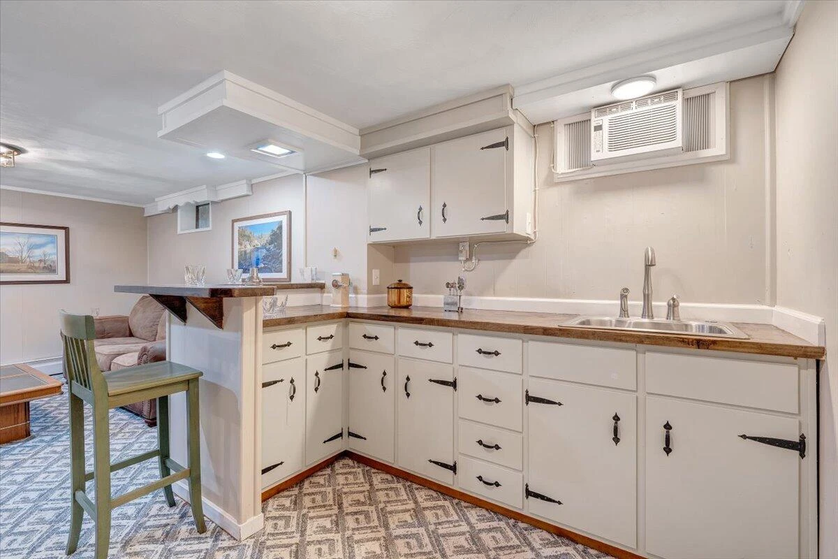 227 Maplelawn AVE NE - Photo 40