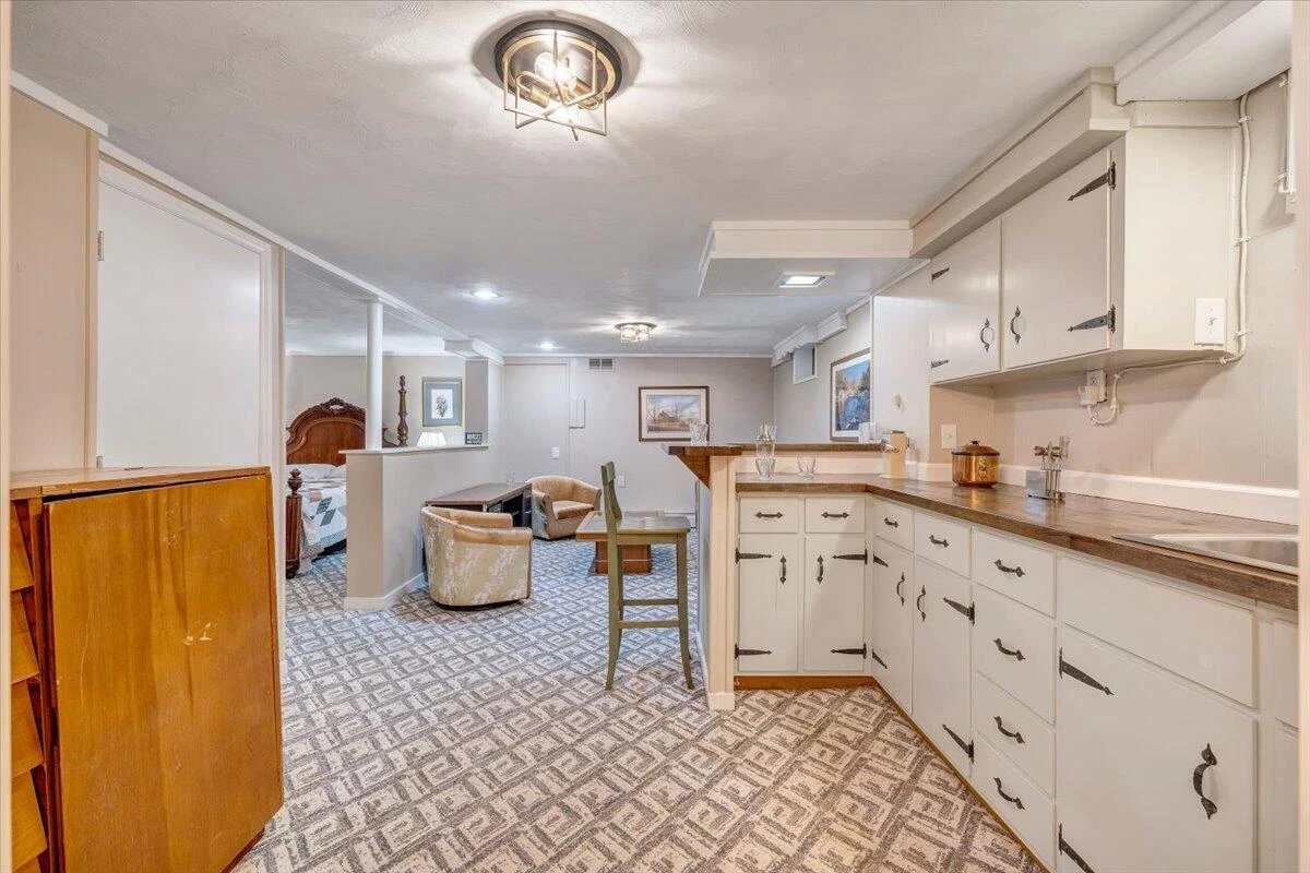 227 Maplelawn AVE NE - Photo 41