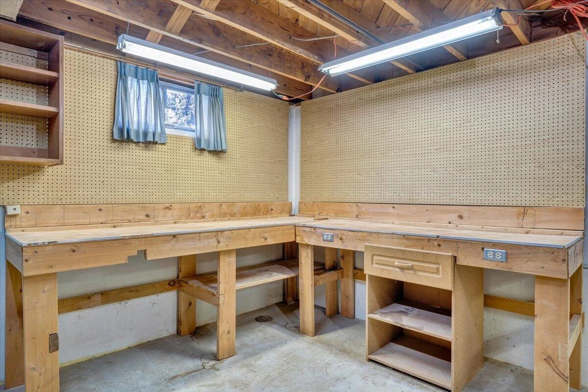 227 Maplelawn AVE NE - Photo 47