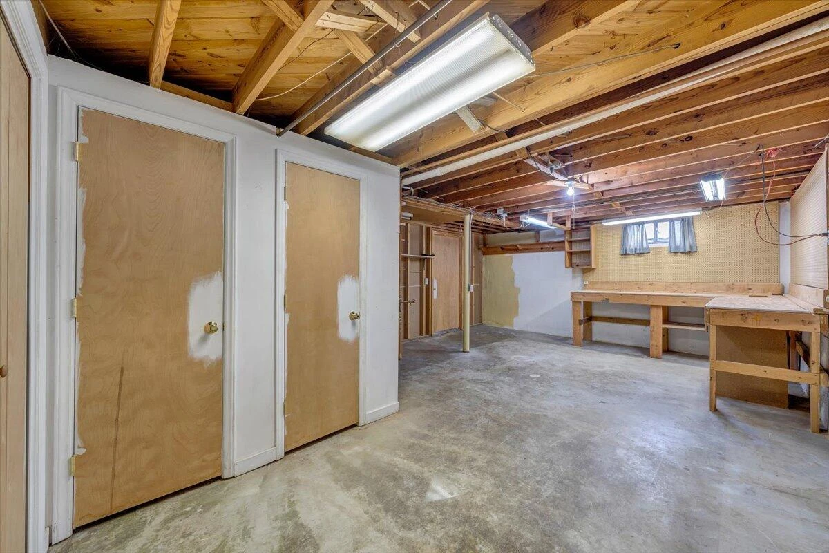 227 Maplelawn AVE NE - Photo 49