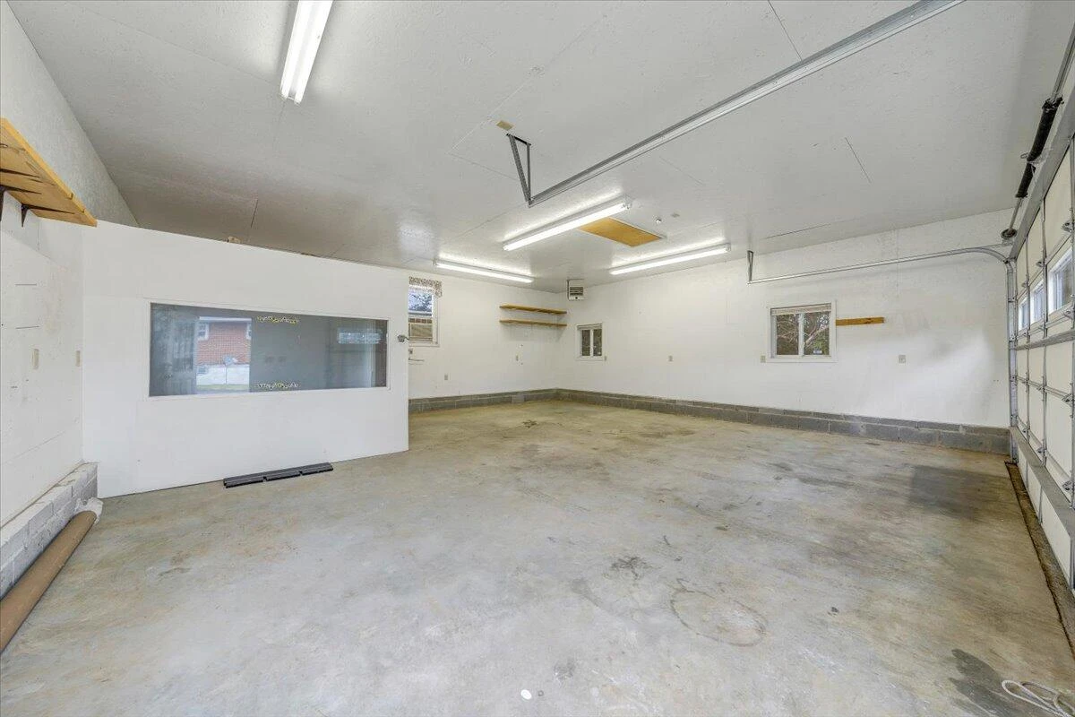 227 Maplelawn AVE NE - Photo 62