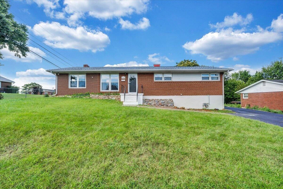 227 Maplelawn AVE NE - Photo 67