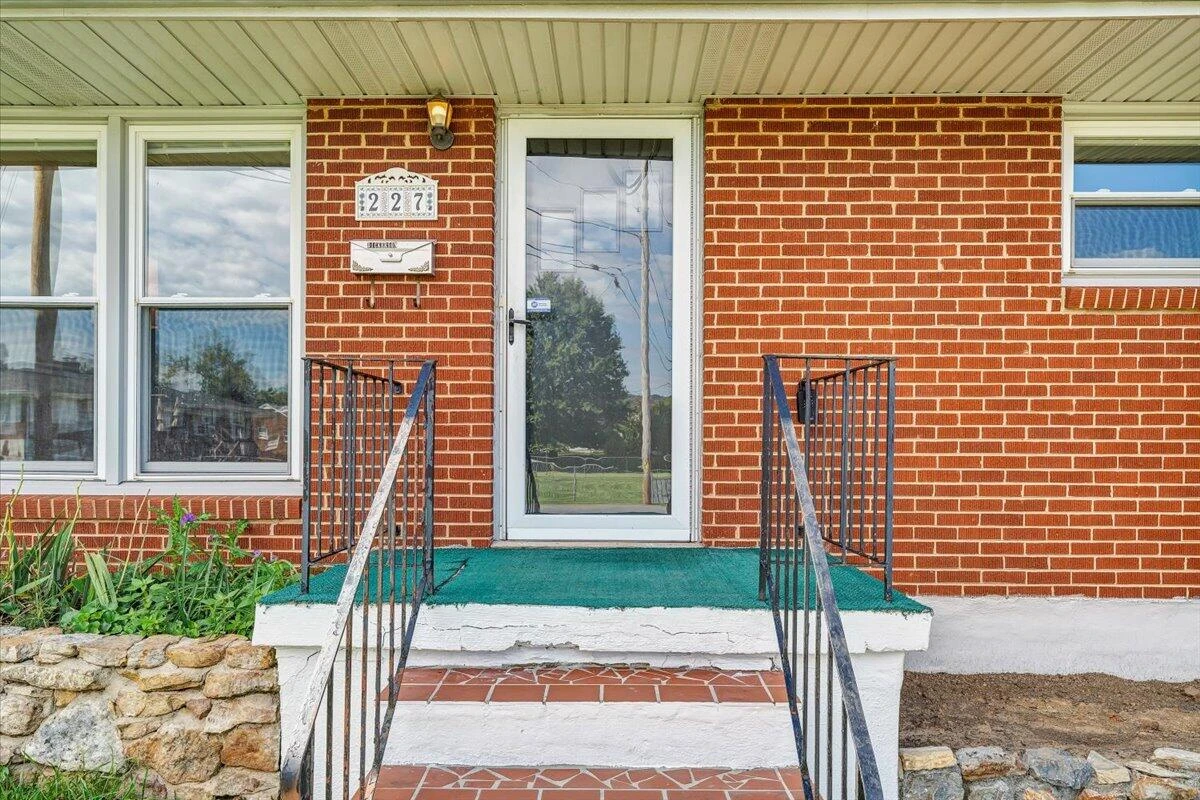 227 Maplelawn AVE NE - Photo 69