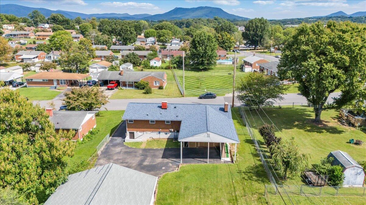 227 Maplelawn AVE NE - Photo 80